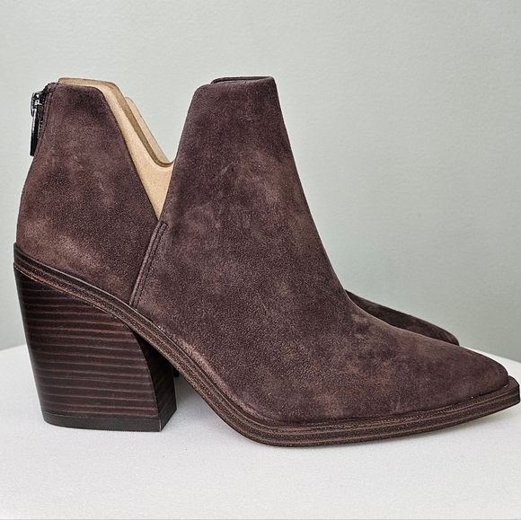Vince Camuto Gigietta Suede Back Zip Chelsea Booties Brown Size 7.5 - Picture 7 of 14